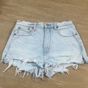 Abercrombie & Fitch Light Wash- The mom short high rise